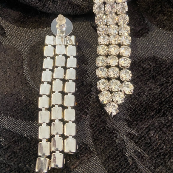 CRYSTAL CHANDELIER DROP EARRINGS - Picture 5 of 9